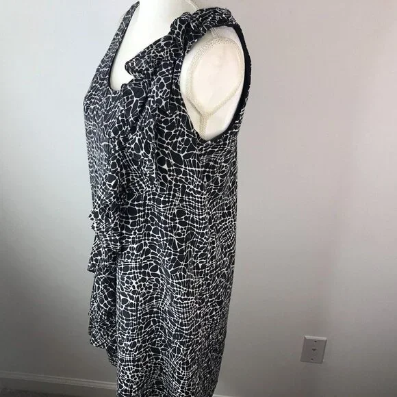 Kenneth Cole Womens Silk Dress Sz 8 Shift Black White Ruffle Sleeveless Modest - Picture 6 of 9